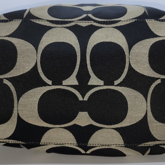 Coach Poppy Purse - Picture 4 of 7